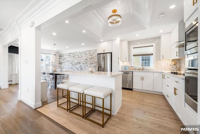 535 Willow Avenue, Lyndhurst, NJ 07071