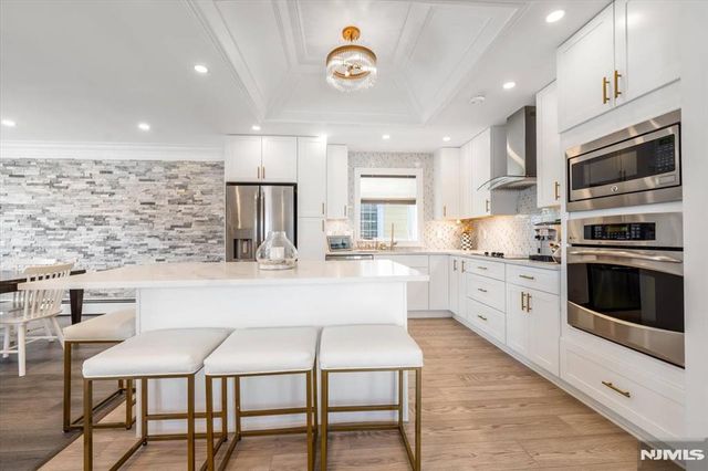 535 Willow Avenue, Lyndhurst, NJ 07071
