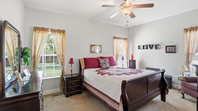 3207 Meadowhill Dr, Murfreesboro, TN 37130