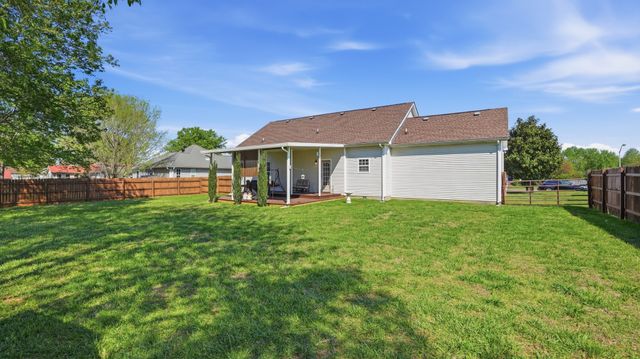 3207 Meadowhill Dr, Murfreesboro, TN 37130
