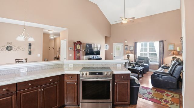 3207 Meadowhill Dr, Murfreesboro, TN 37130