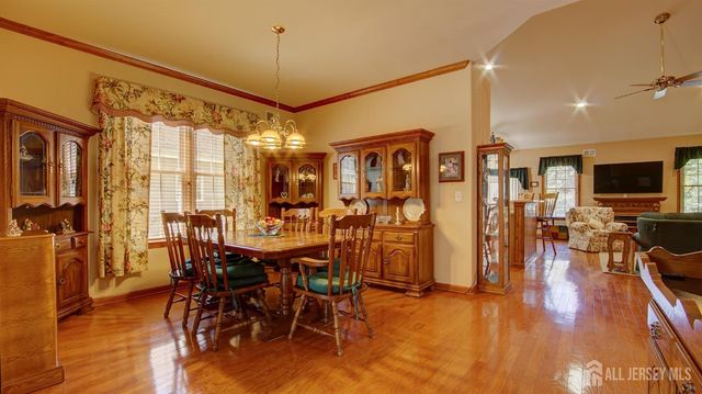 19 Republic Row, Franklin, NJ 08873
