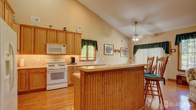 19 Republic Row, Franklin, NJ 08873