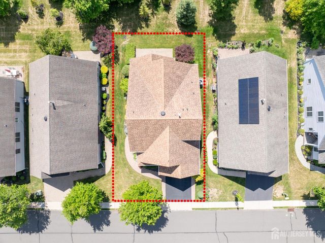 19 Republic Row, Franklin, NJ 08873