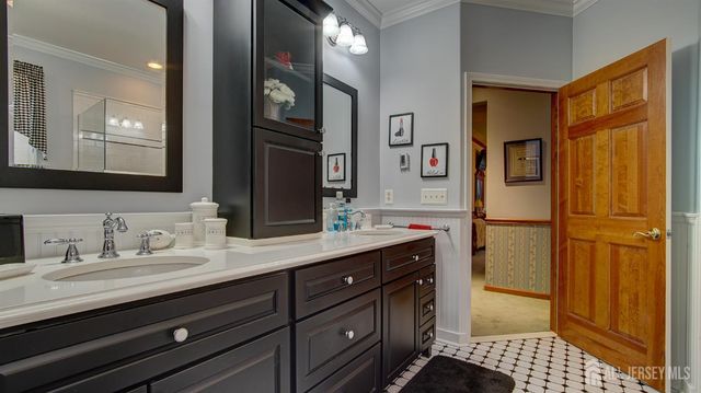 19 Republic Row, Franklin, NJ 08873