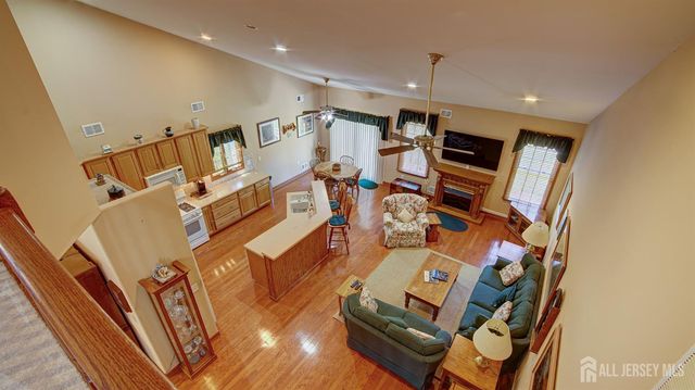 19 Republic Row, Franklin, NJ 08873