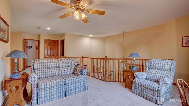 19 Republic Row, Franklin, NJ 08873