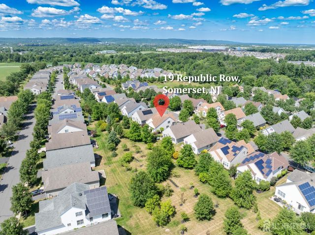 19 Republic Row, Franklin, NJ 08873