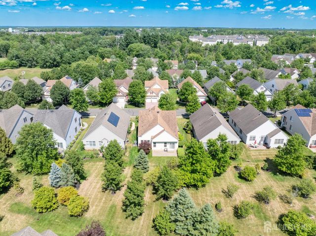 19 Republic Row, Franklin, NJ 08873