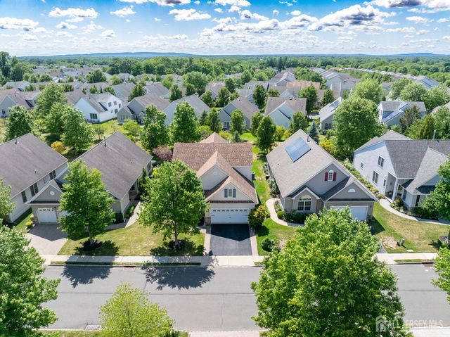 19 Republic Row, Franklin, NJ 08873