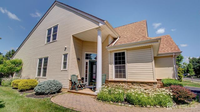 19 Republic Row, Franklin, NJ 08873