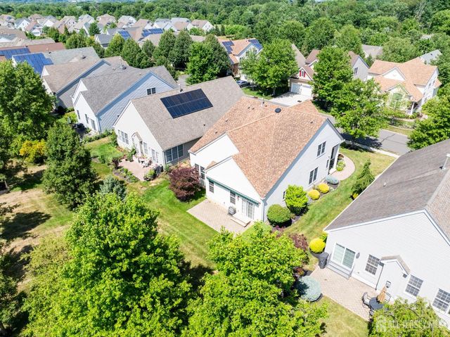 19 Republic Row, Franklin, NJ 08873