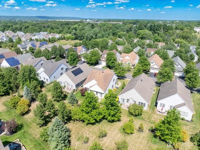 19 Republic Row, Franklin, NJ 08873