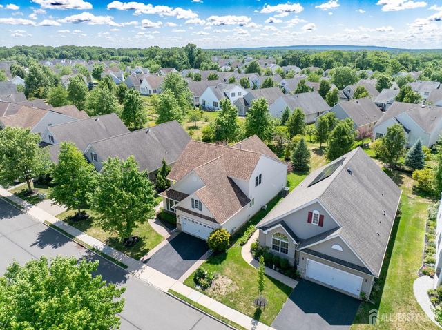 19 Republic Row, Franklin, NJ 08873