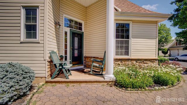 19 Republic Row, Franklin, NJ 08873