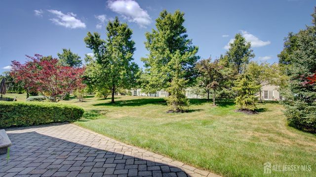 19 Republic Row, Franklin, NJ 08873