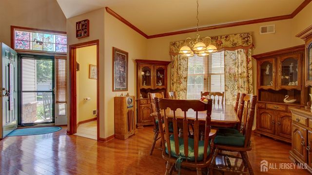19 Republic Row, Franklin, NJ 08873