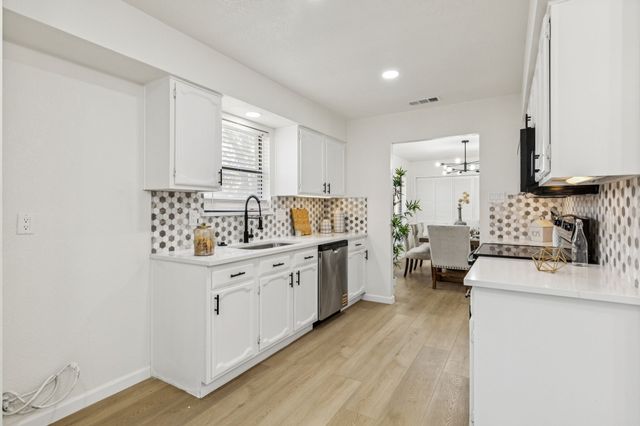 1020 Baxter Drive, Plano, TX 75025