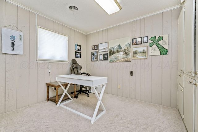 801 Arrah, Friona, TX 79035