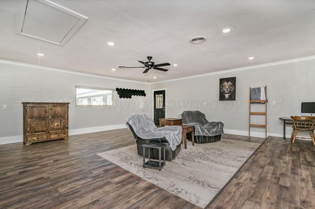 801 Arrah, Friona, TX 79035