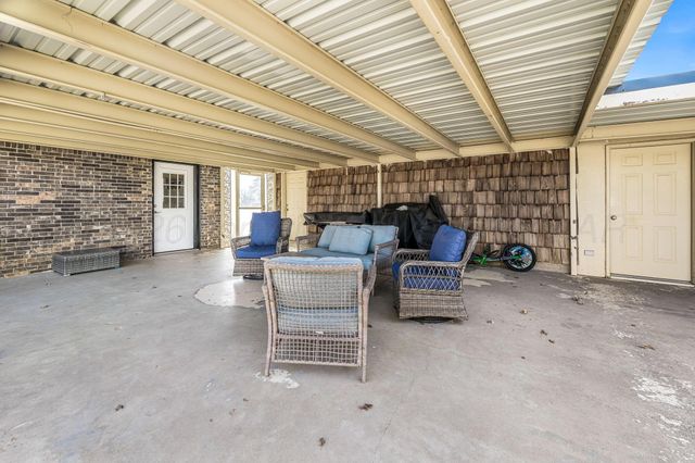801 Arrah, Friona, TX 79035