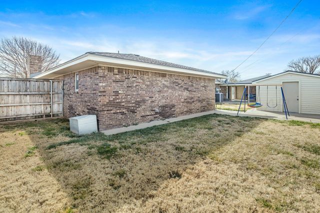 801 Arrah, Friona, TX 79035