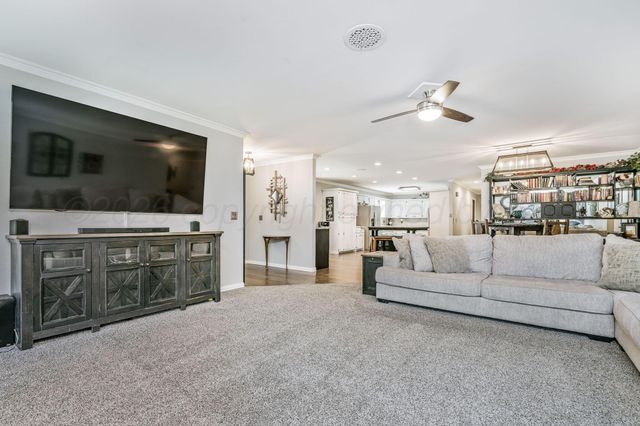 801 Arrah, Friona, TX 79035