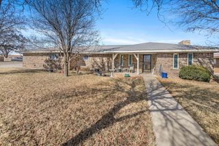 801 Arrah, Friona, TX 79035