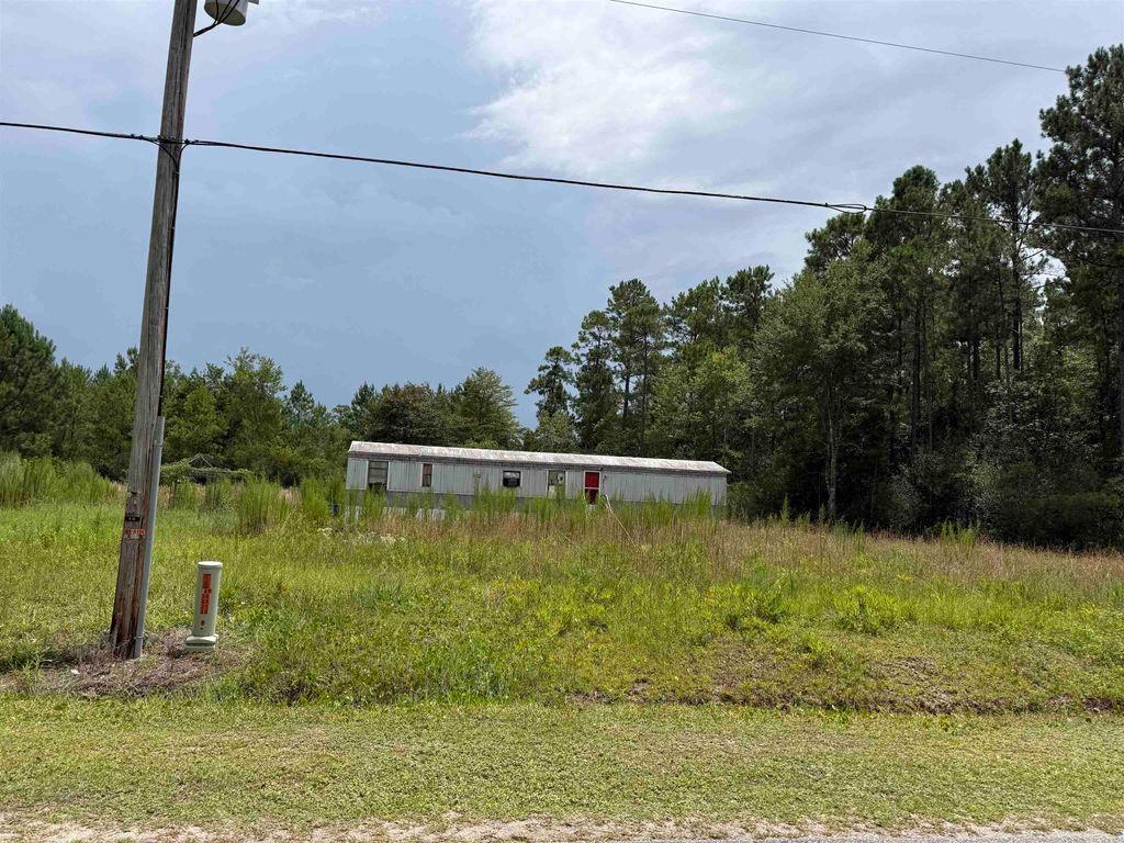 5417 Tweety Ave., Conway, SC 29527