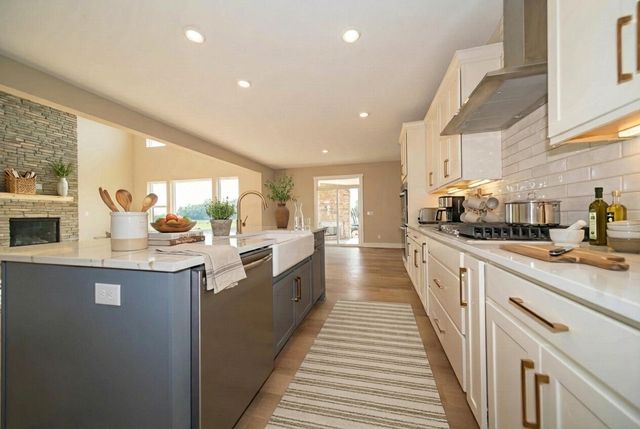 13862 Waterleaf Drive, St. John, IN 46373