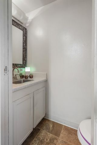 2416 W Turner Rd, Lodi, CA 95242