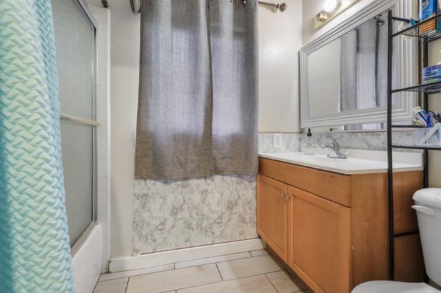 2416 W Turner Rd, Lodi, CA 95242