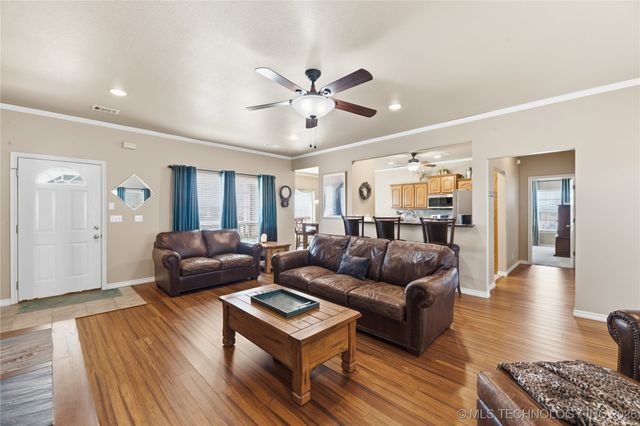 18435 N Jamestown Avenue, Skiatook, OK 74070