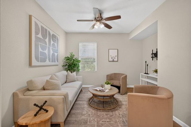 8048 Linda Isle Ln, Sacramento, CA 95831