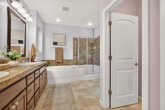 8048 Linda Isle Ln, Sacramento, CA 95831