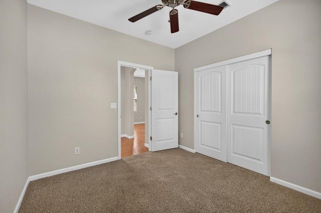 8048 Linda Isle Ln, Sacramento, CA 95831