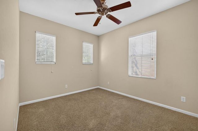 8048 Linda Isle Ln, Sacramento, CA 95831