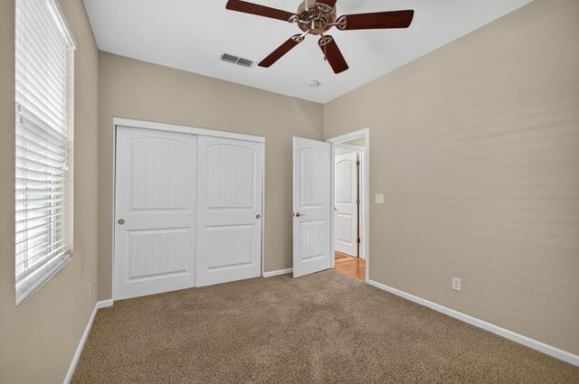 8048 Linda Isle Ln, Sacramento, CA 95831