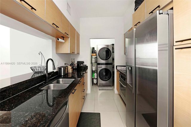 31 SE 5th St 3916, Miami, FL 33131