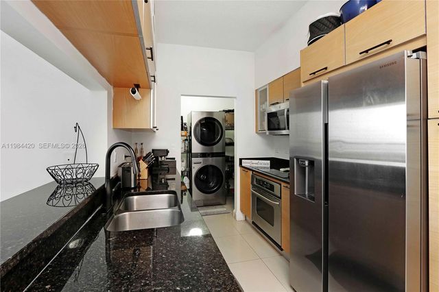 31 SE 5th St 3916, Miami, FL 33131