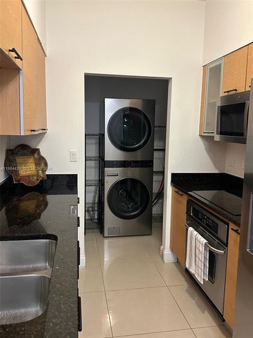 31 SE 5th St 3916, Miami, FL 33131