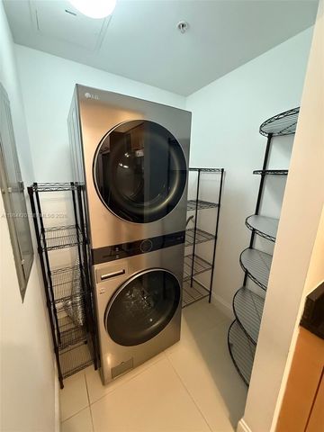 31 SE 5th St 3916, Miami, FL 33131