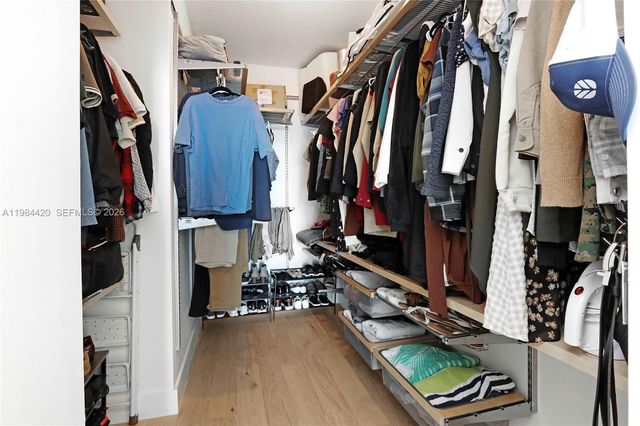 31 SE 5th St 3916, Miami, FL 33131