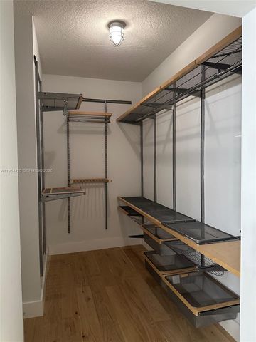 31 SE 5th St 3916, Miami, FL 33131