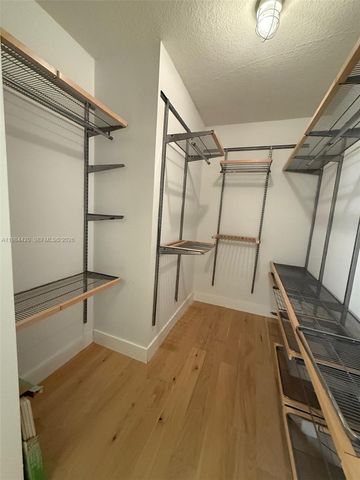 31 SE 5th St 3916, Miami, FL 33131