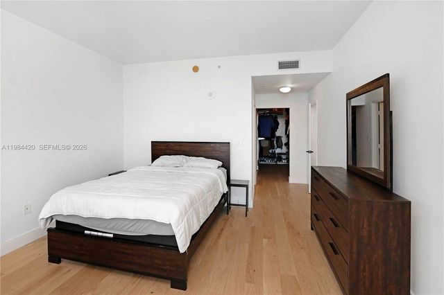 31 SE 5th St 3916, Miami, FL 33131