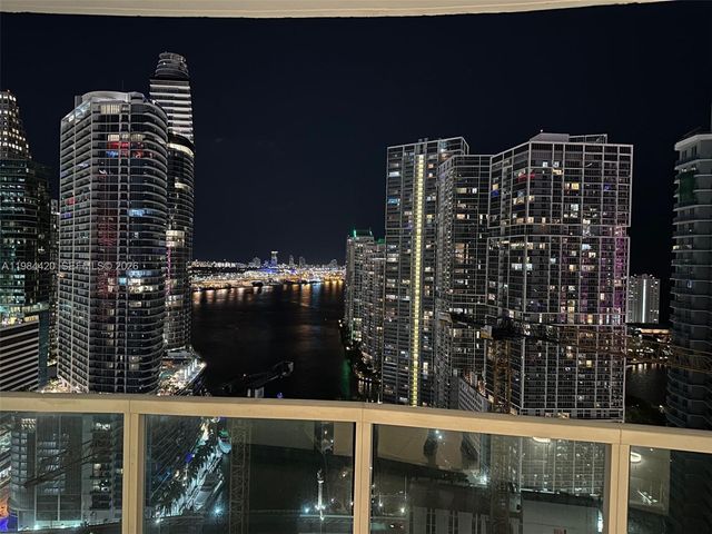 31 SE 5th St 3916, Miami, FL 33131