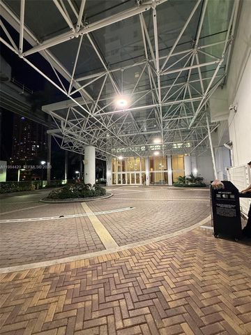 31 SE 5th St 3916, Miami, FL 33131