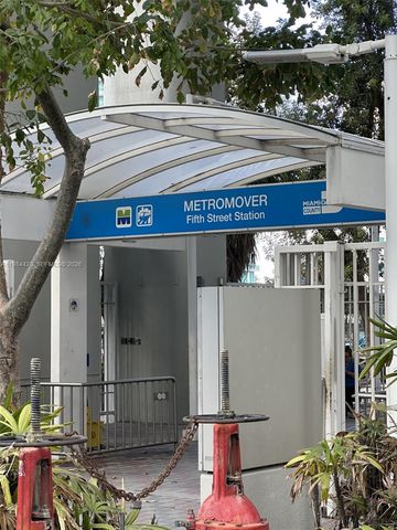 31 SE 5th St 3916, Miami, FL 33131