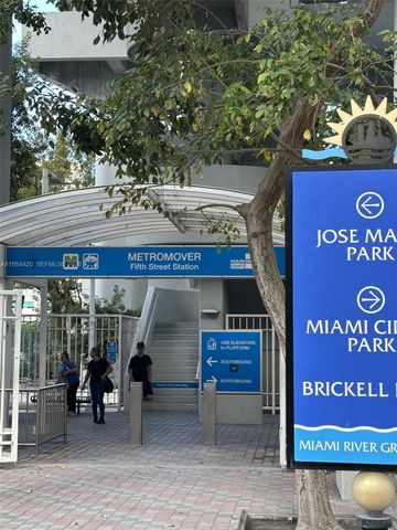 31 SE 5th St 3916, Miami, FL 33131